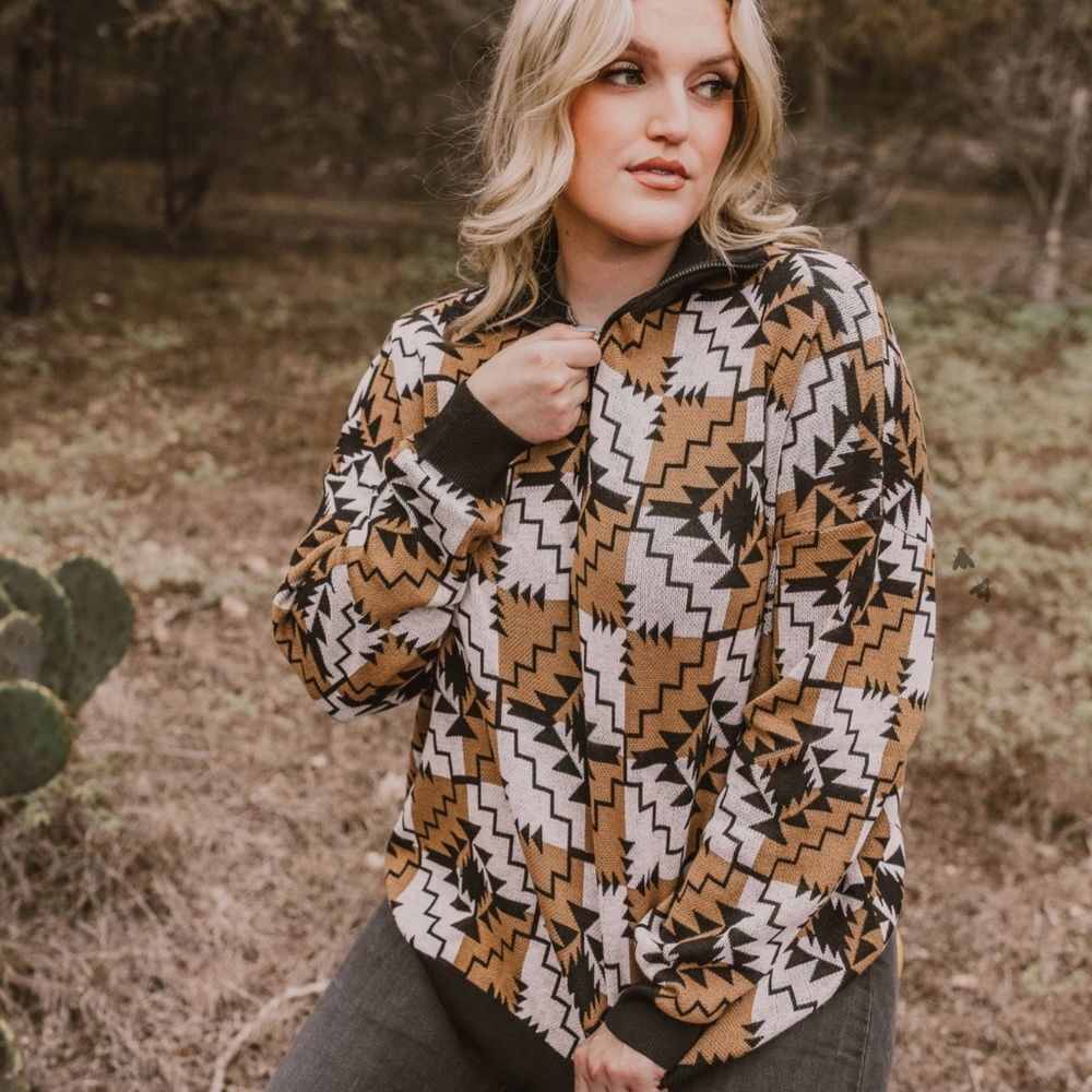 2 Fly Co. (Crazy Train) NWT Boutique Aztec Navajo Texas Print Sweater Zip Josey